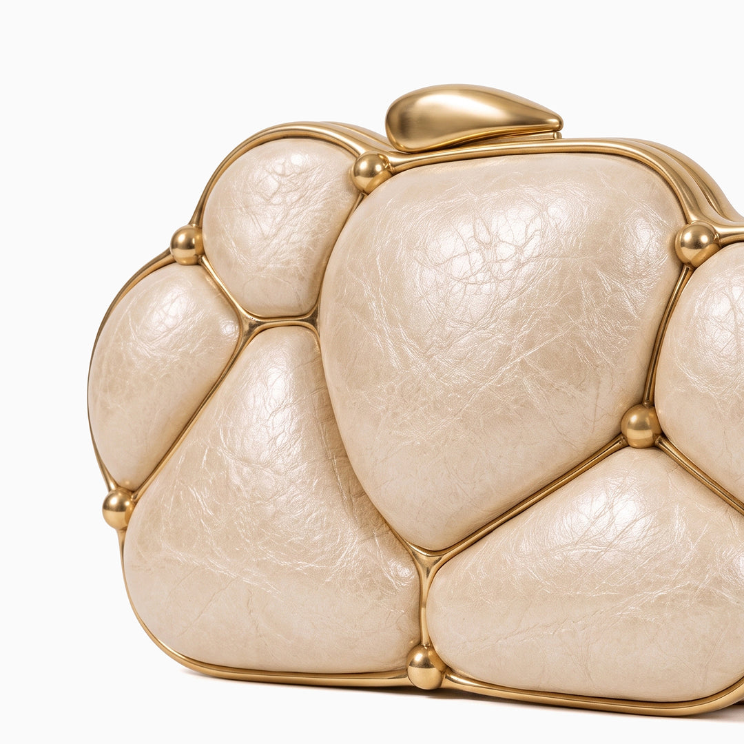 Jinky Pebble Clutch