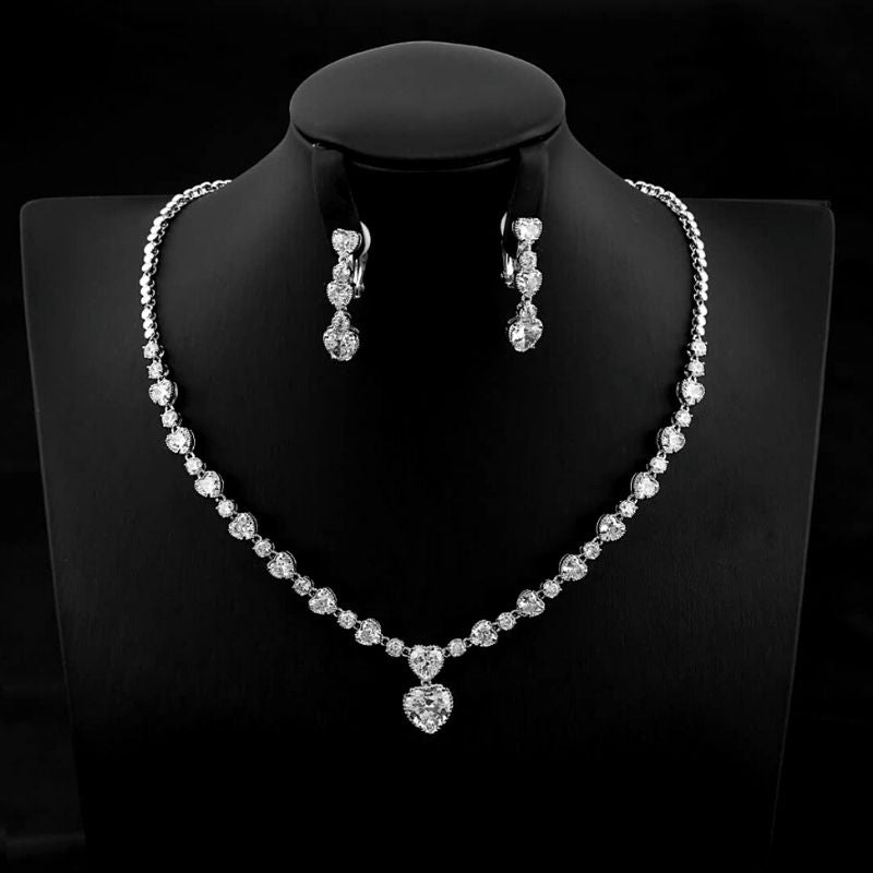 Parure de cœurs en pierres précieuses scintillantes