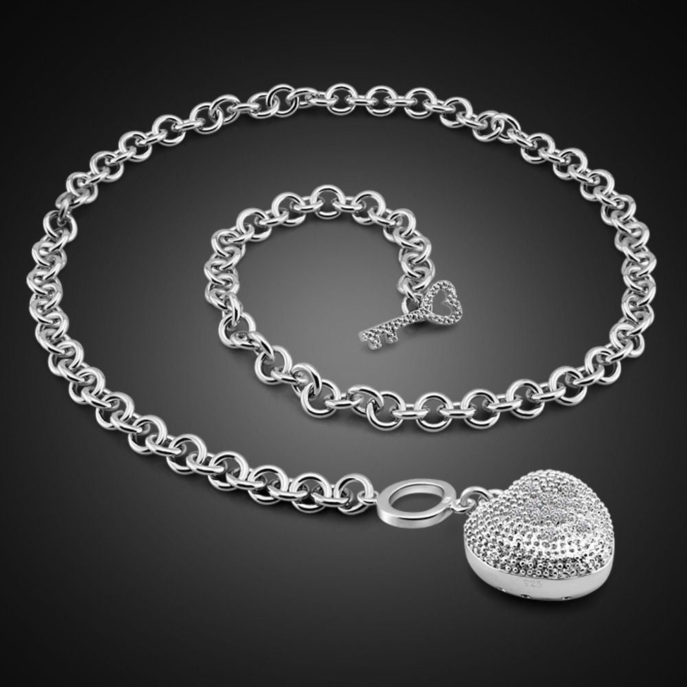 Ensemble de bijoux avec fermoir à clef à bascule en forme de coeur