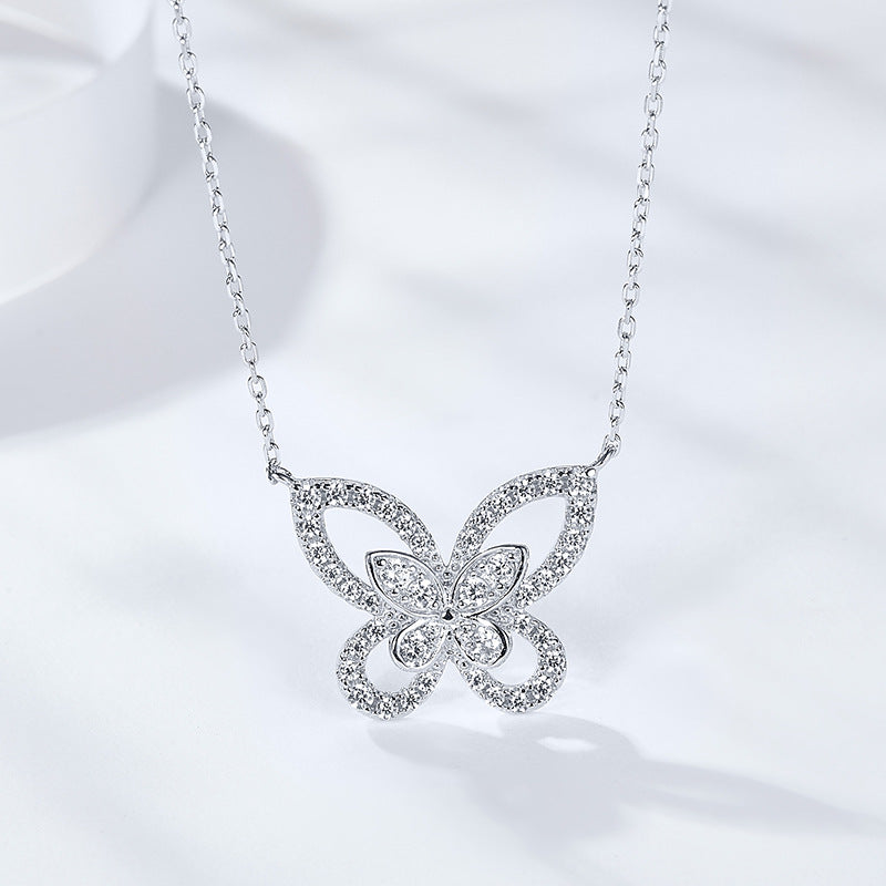 Collier papillon délicat